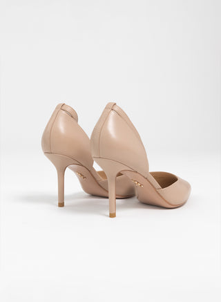 Adorné nøgenblomstrem og grundlæggende læderrem - En sko, to stropper.